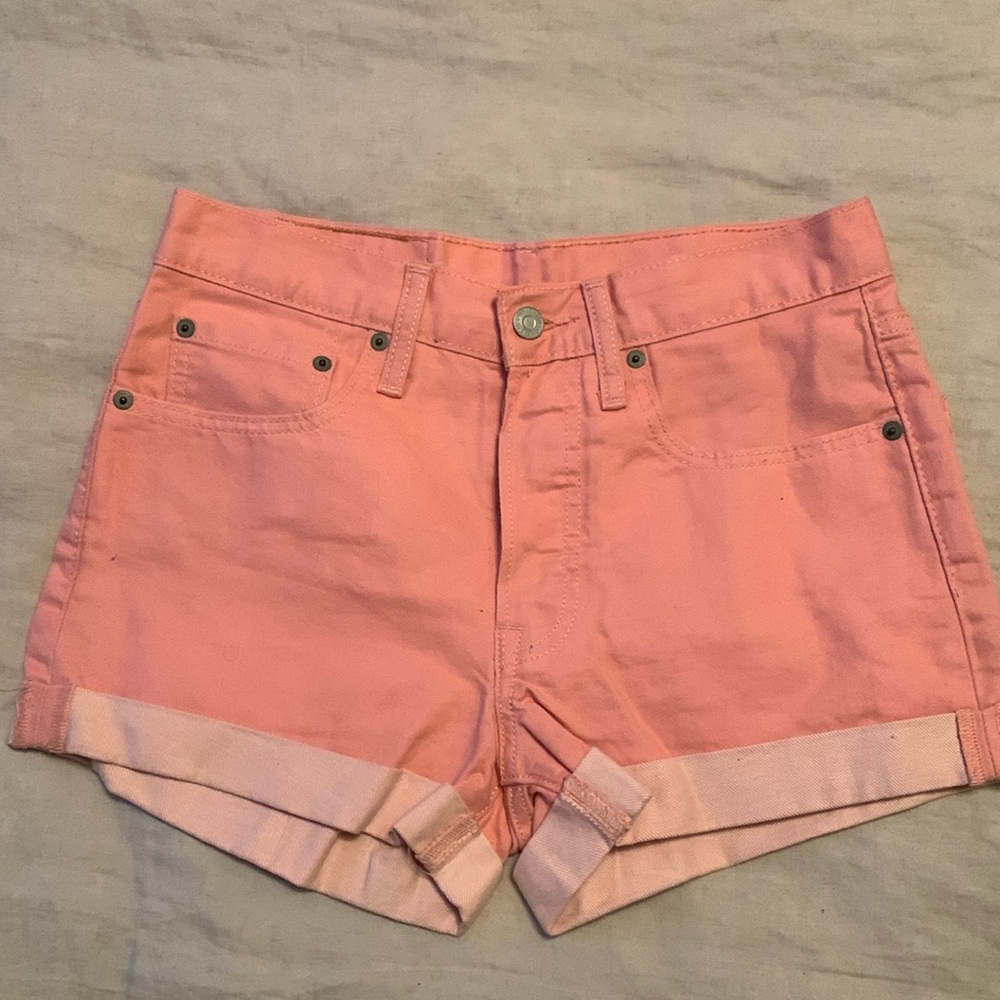 Pink Levis 501 Shorts 26